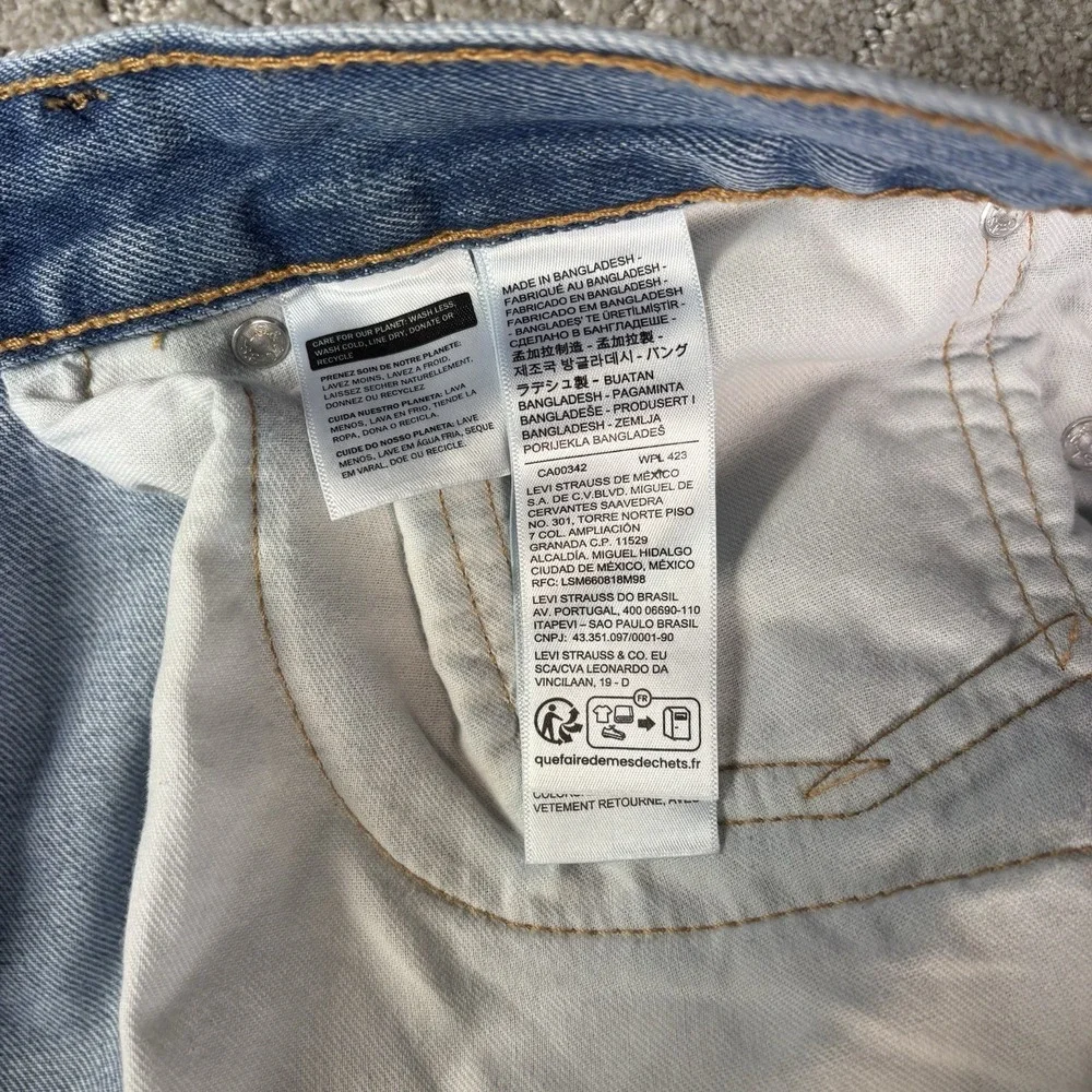 Levi's 505 Men's 38x32 Light Wash Straight Leg Denim Jeans Blue Casual Workwear